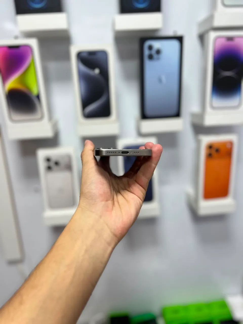 iPhone 15 Pro - 128GB ( câmera nova )  ?3.599,00 - Foto 2