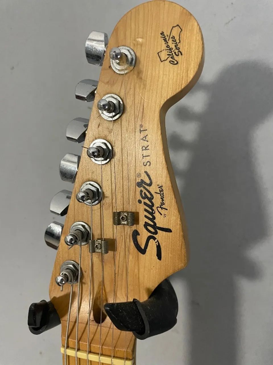 Fender Squier Stratocaster - Impecável e com Upgrades - Foto 3