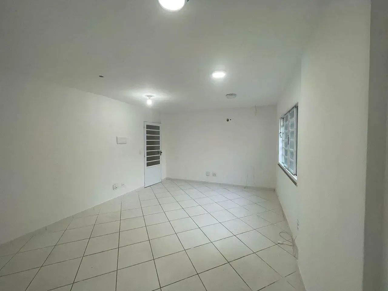 #ALUGO Sala comercial no Centro de Itaguaí-RJ.