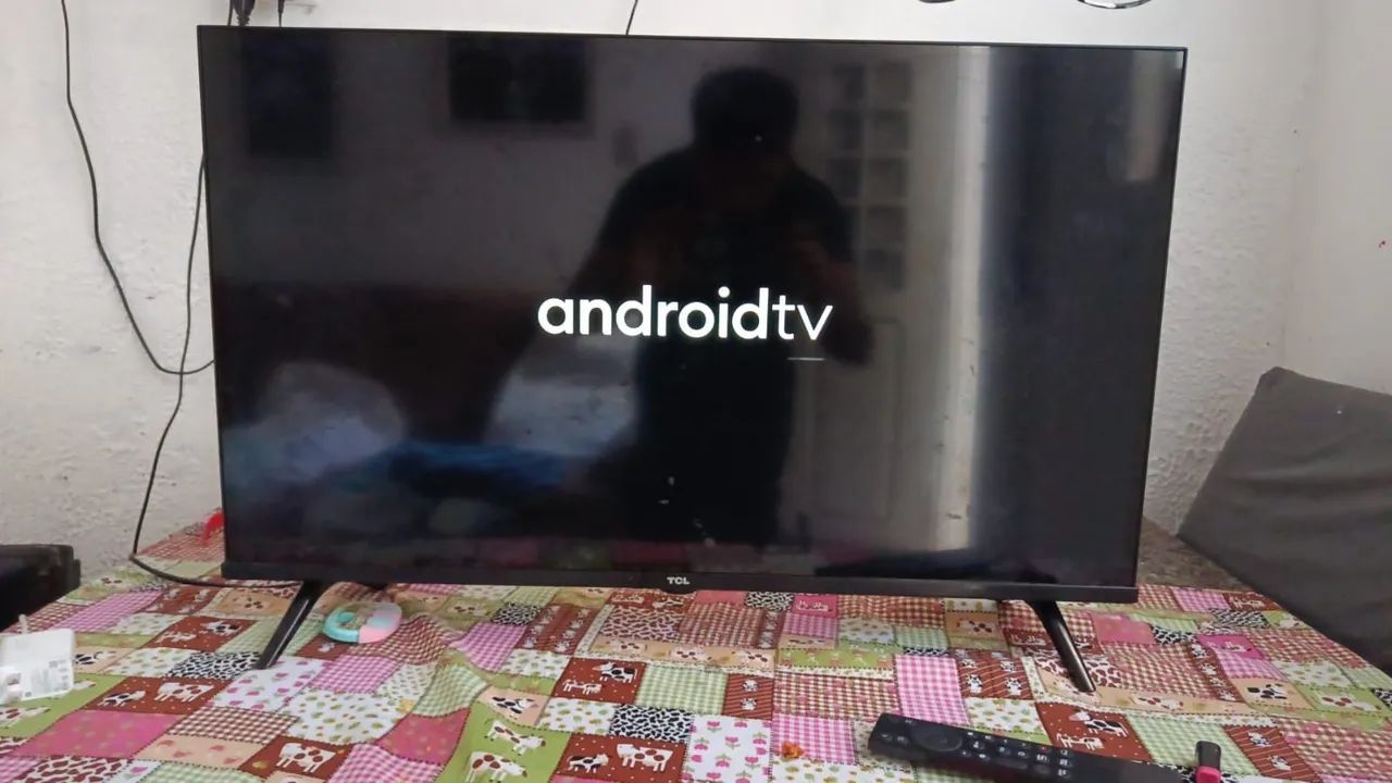Tv Android smart 32 polegadas 6bmeses de uso comprei uma de 50