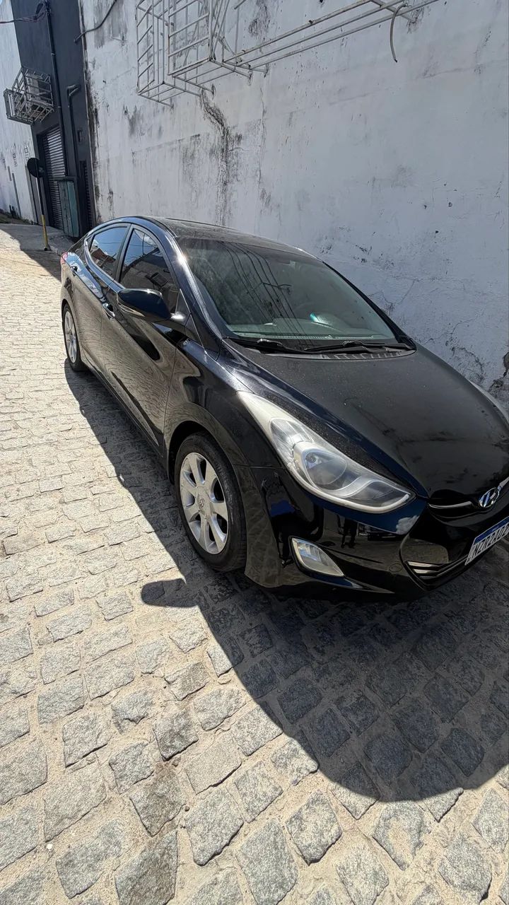 Hyundai Elantra GLS 1.8 16V 2012