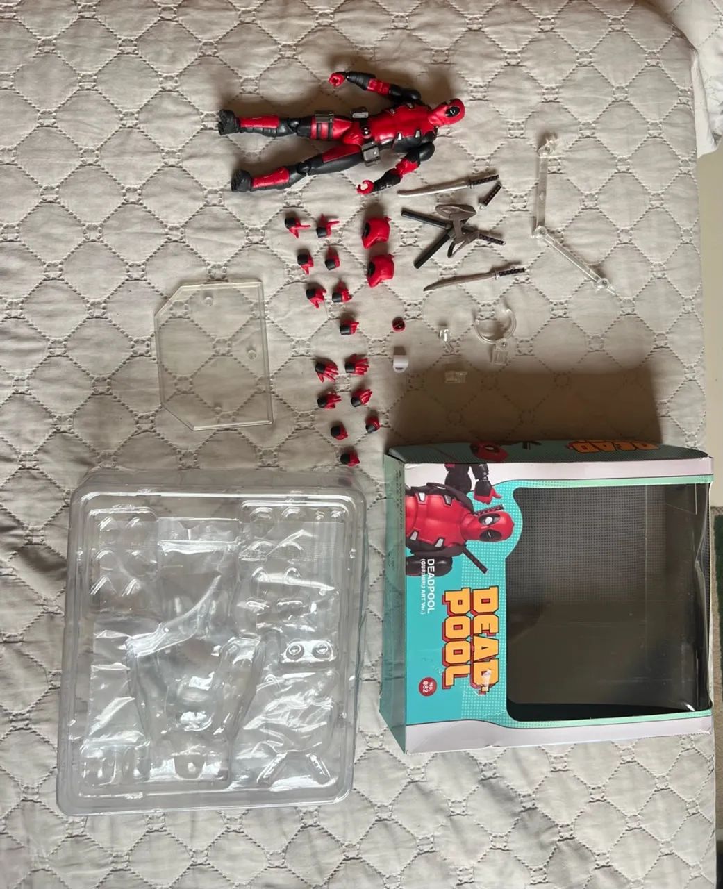 Deadpool - Mafex Bootleg (Usado) - Foto 4