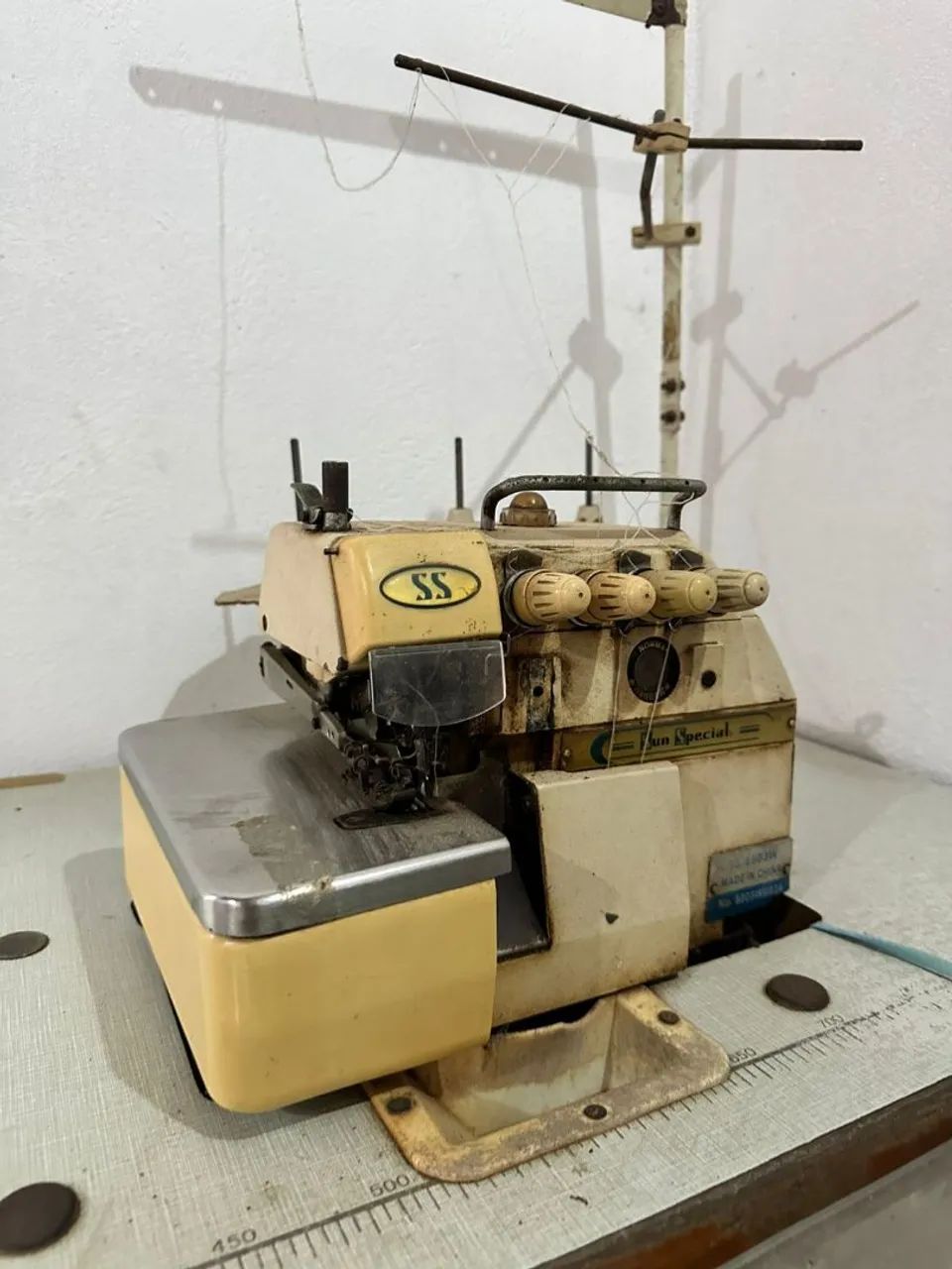 MÁQUINA OVERLOCK