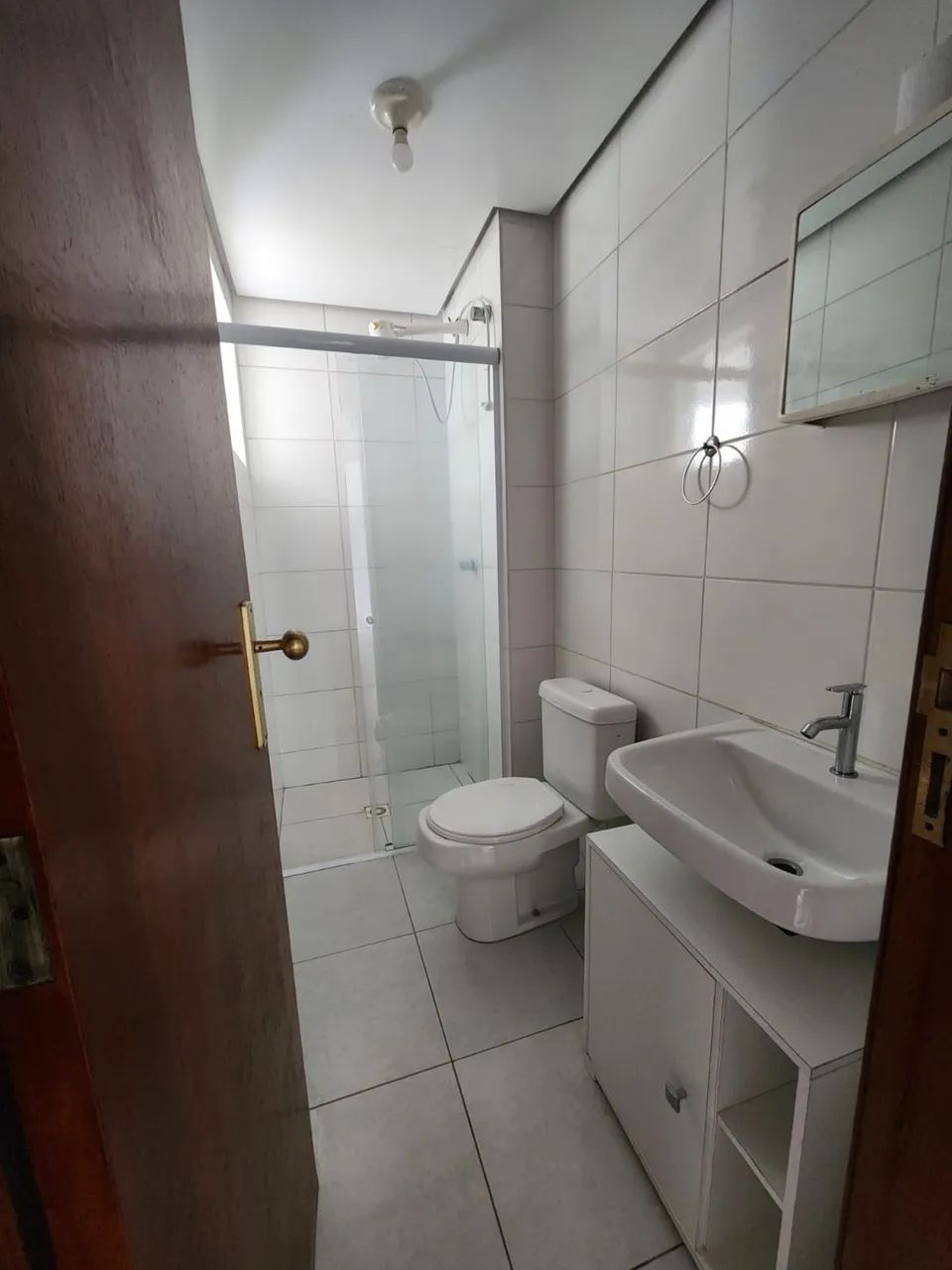 Apartamento na Pedra Branca, 1º andar, com dois quartos, garagem e sacada - Foto 3