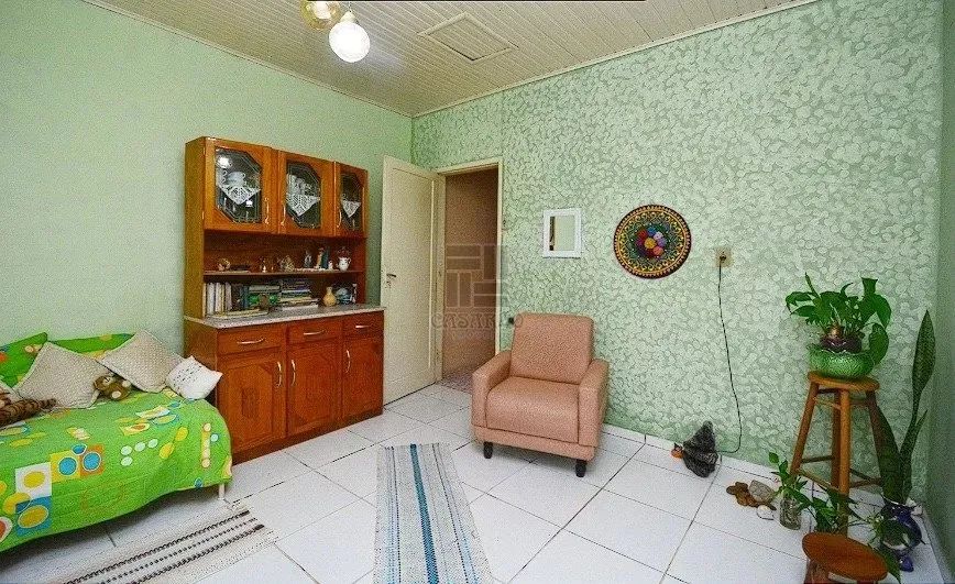 VENDO CASA C/ ÓTIMA LOCALIZAÇÃO 