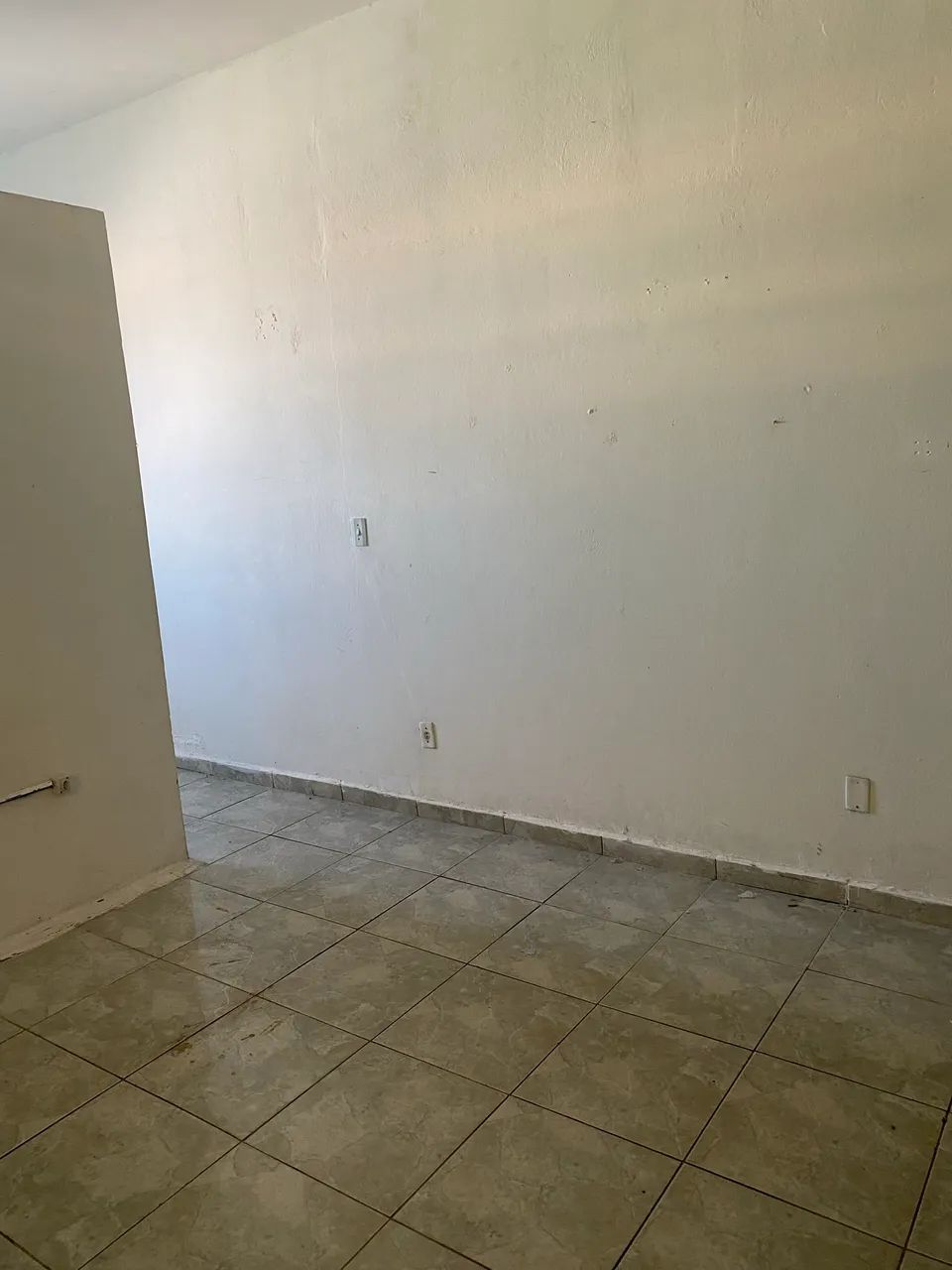 Apartamento Espaçoso de 1 Quarto - Água e Wi-Fi Inclusos - Foto 2