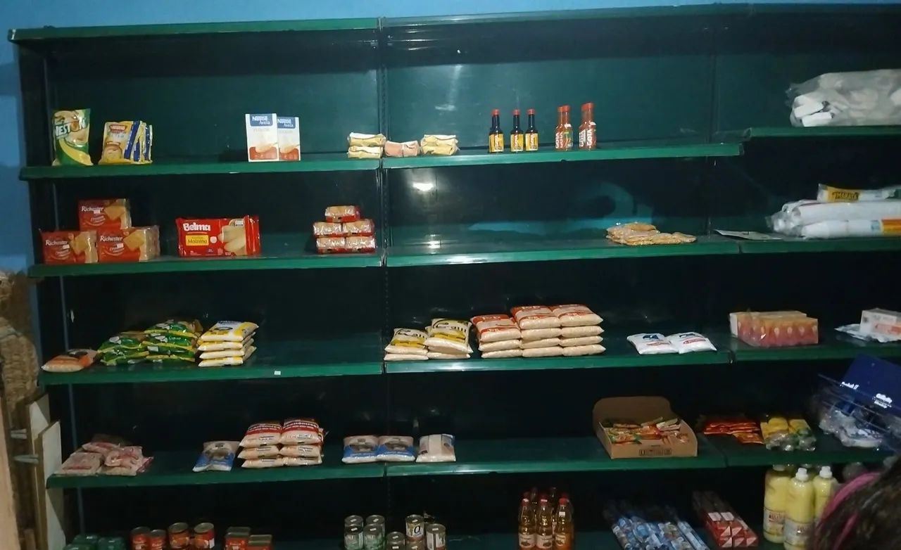 Prateleiras Gôndolas 