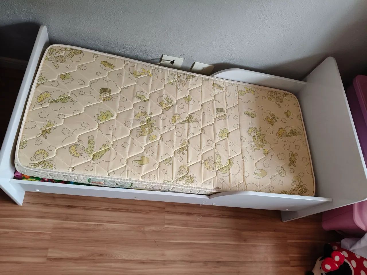 Mini cama com colchão 