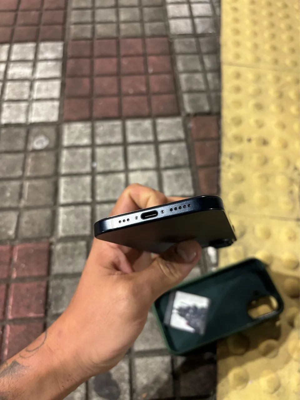 iPhone 16