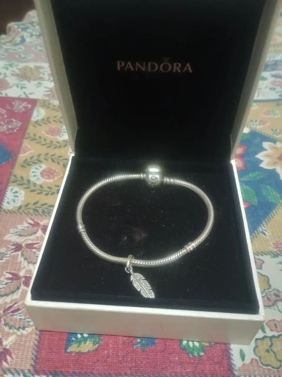 Pulseira Pandora original com berloque !