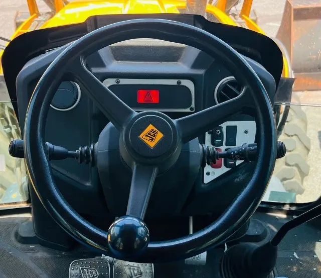 Retroescavadeira JBC 2020 - Foto 3