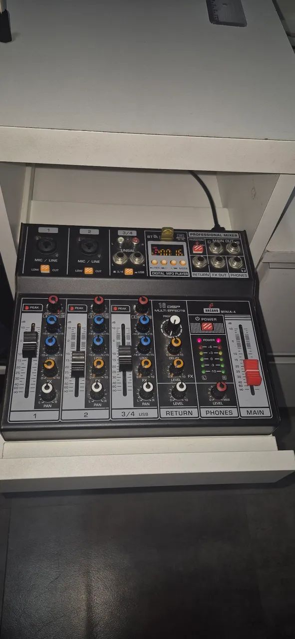 Mesa De Som Interface Arcano Minia-4 Bluetooth Phantom Power