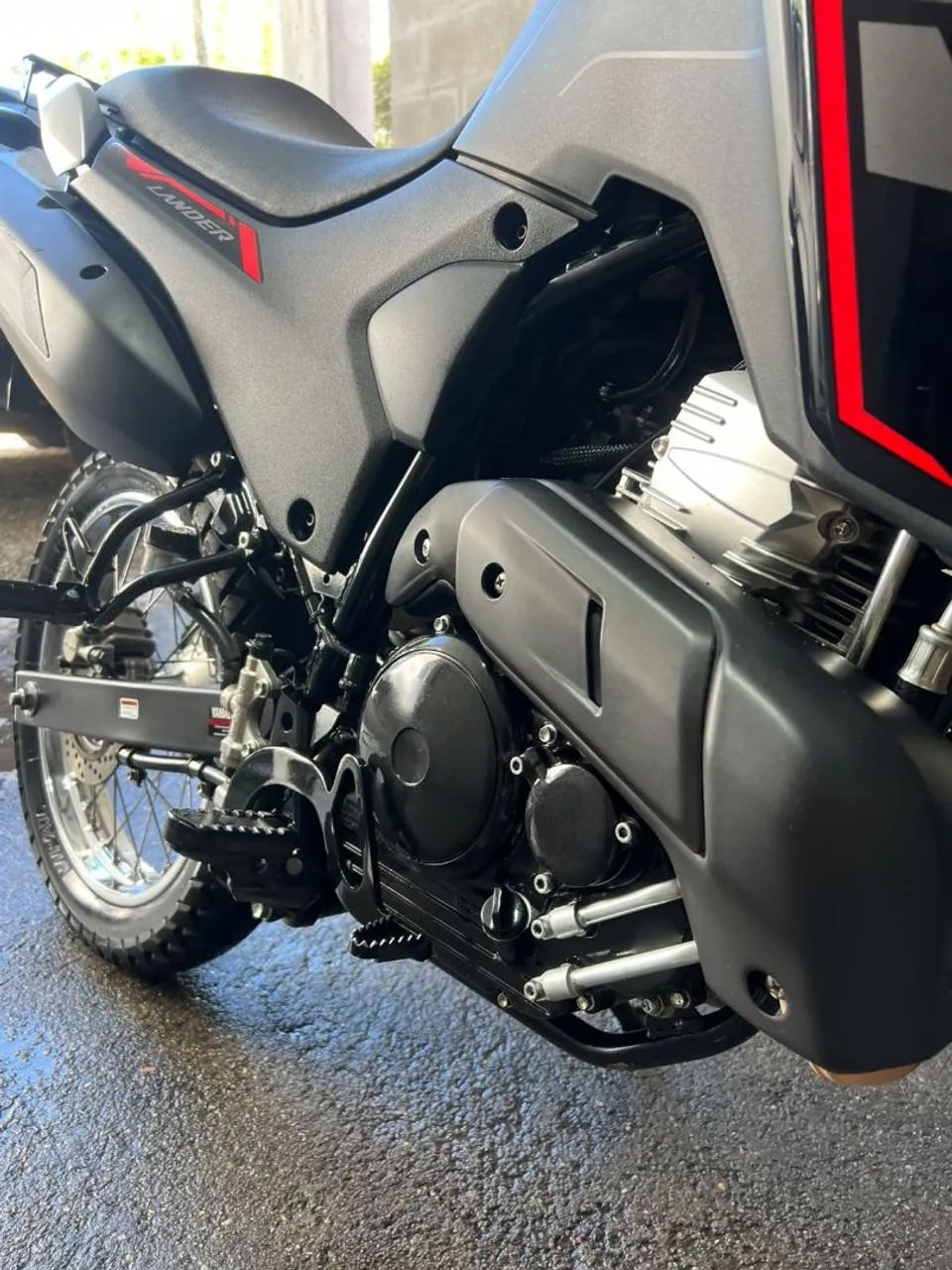 Vendo moto Lander 