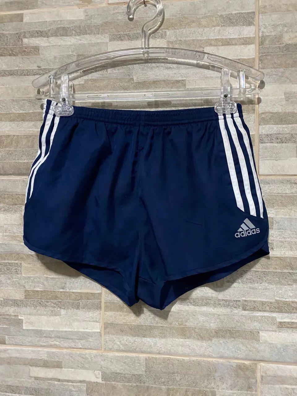 Shorts da Adidas tamanho P modelo retrô  - Foto 5