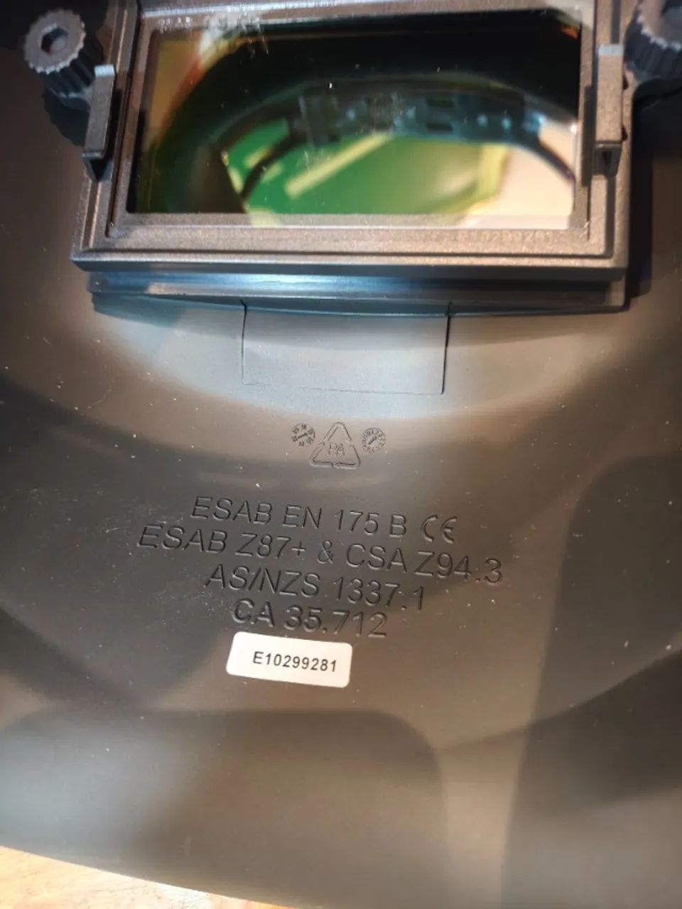 Máscara De Solda Automática ESAB Warrior Tech Amarela - Foto 2