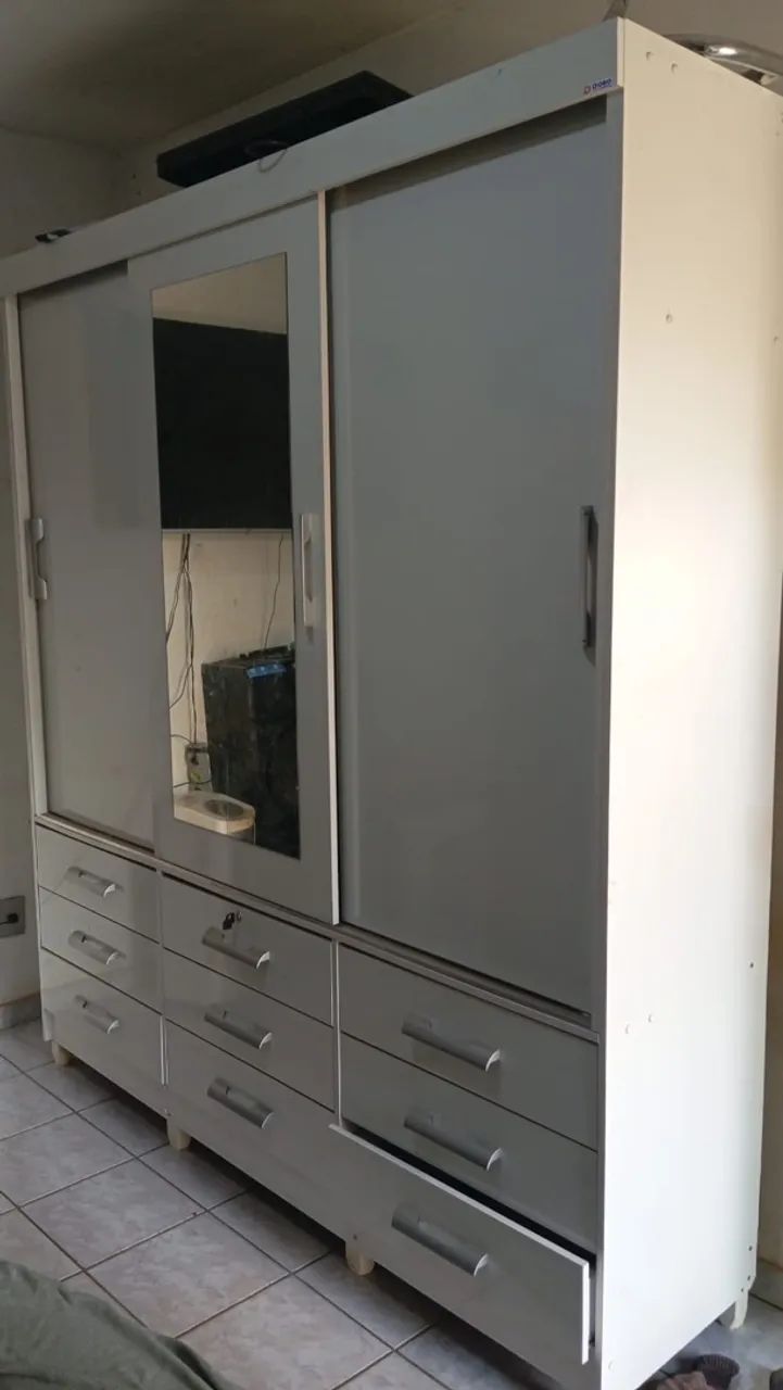 VENDO GUARDA ROUPAS - Foto 4