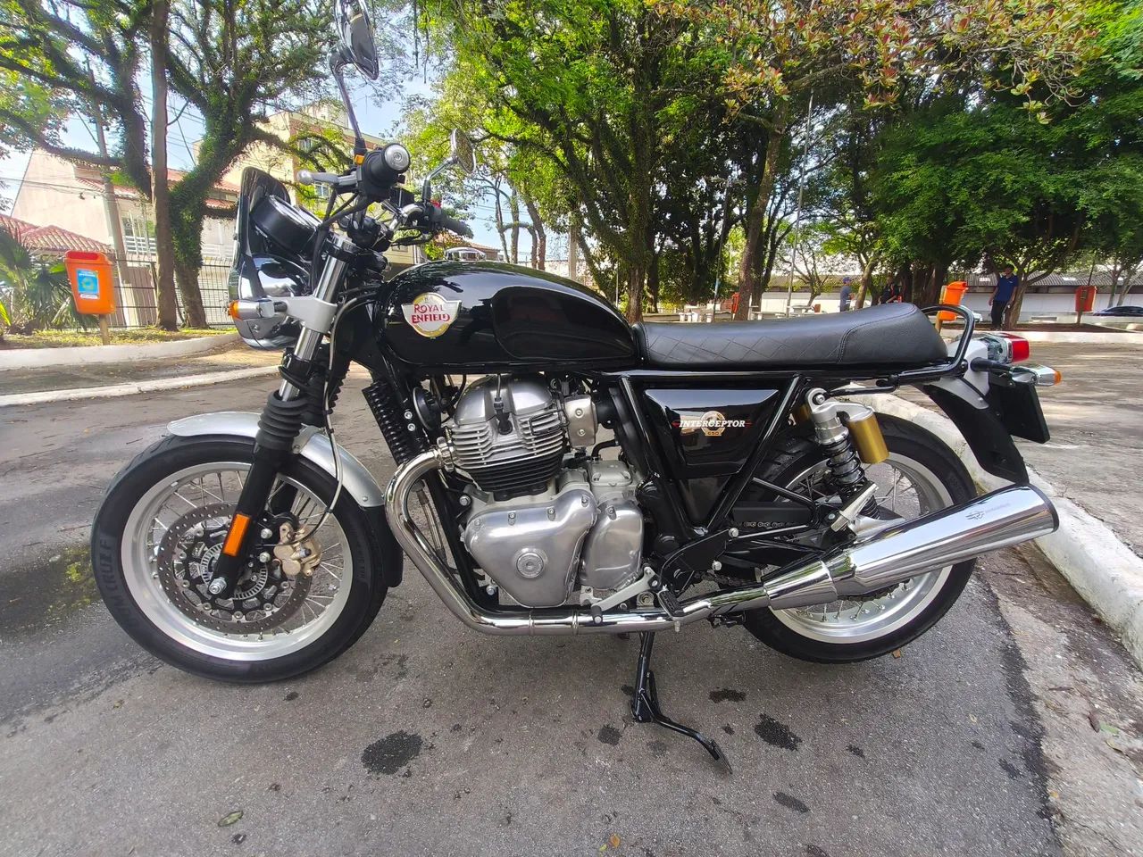 Interceptor 650 com 8 mil km