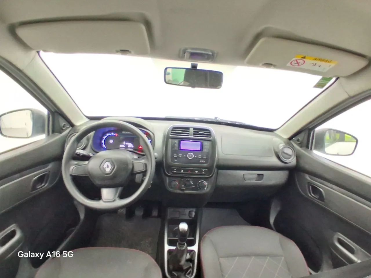Renault Kwid 1.0 Zen, foto 15 de 18