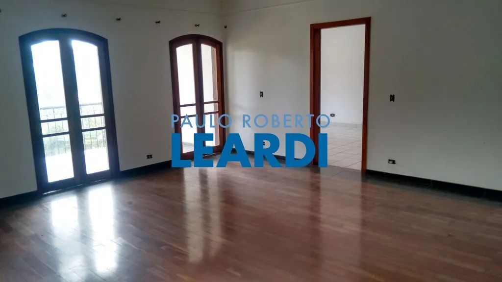 CASA ASSOBRADADA - MORUMBI - SP