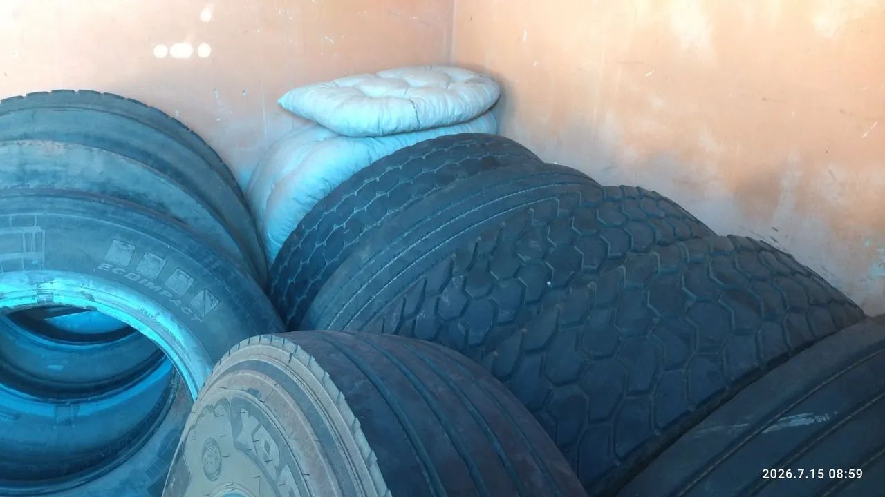 Pneus 295/80 R22.5