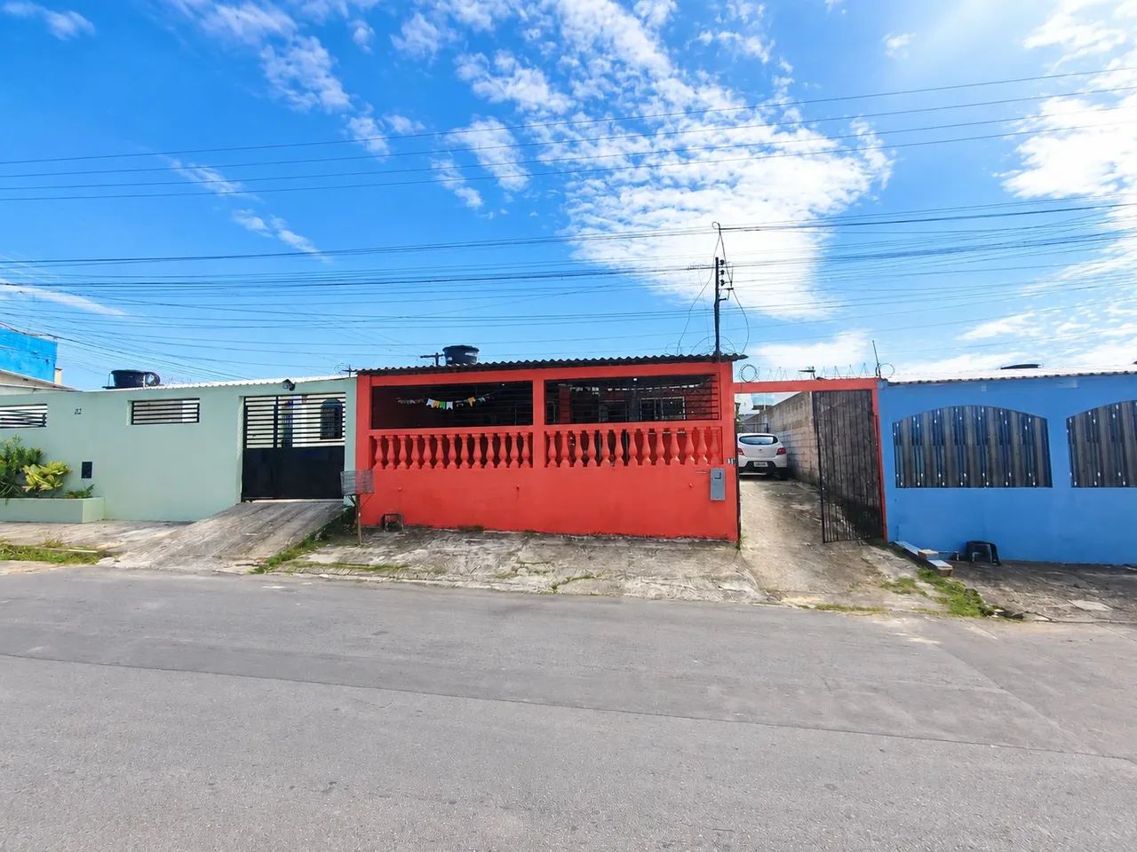 //Casa com quintal e garagem na Cidade Nova 