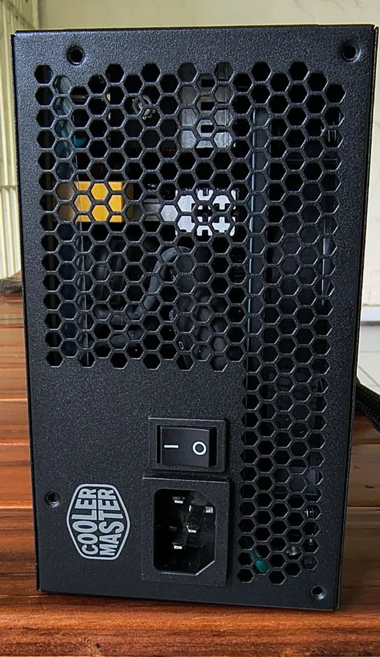 Fonte cooler Master 550 watt semi modular  - Foto 2