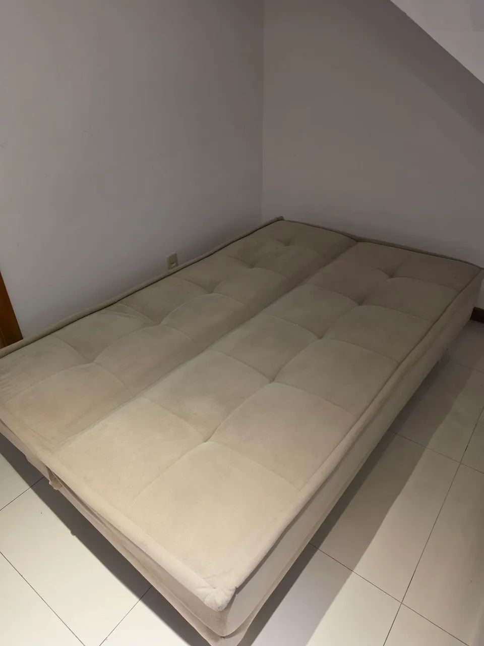 Sofá cama 3 lugares Bege Suede- bem conservado! - Foto 2