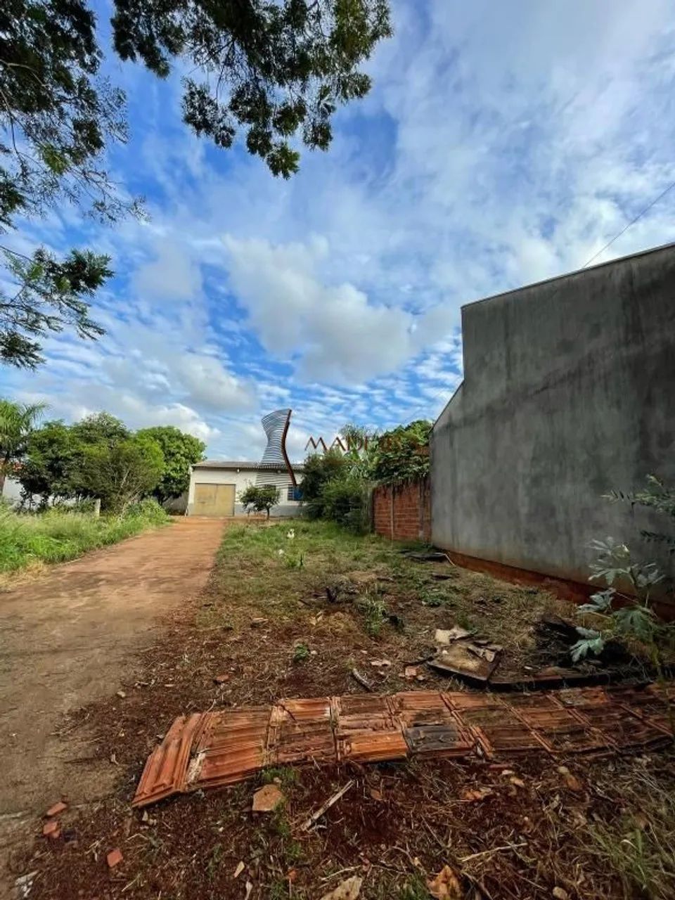 Vende-se Terreno de 1.030m² com Barracão  Aceita Permuta - Foto 4