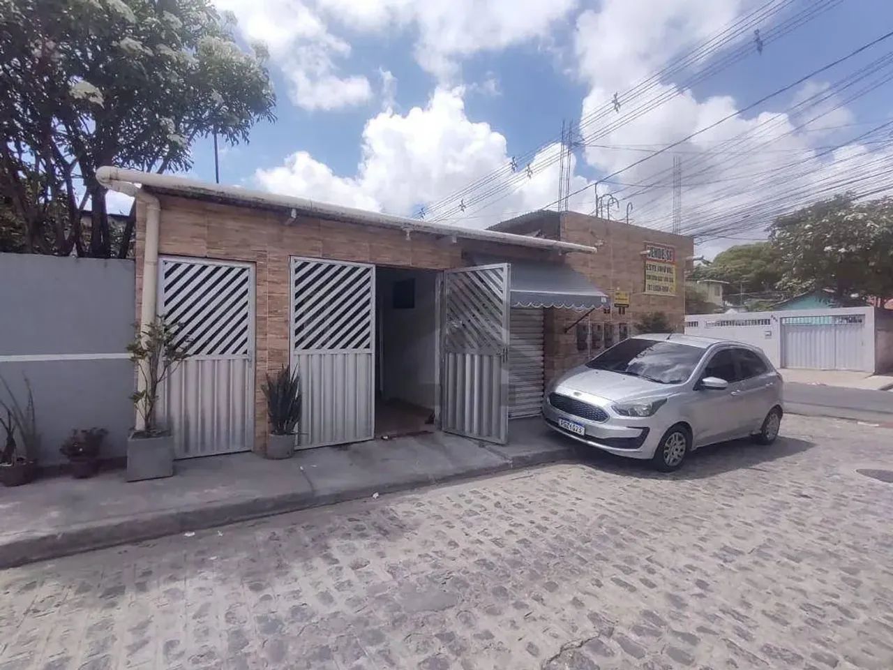 Casa com pontos comerciais, 147m², à venda, localizada no Ibura, Recife - Pernambuco.