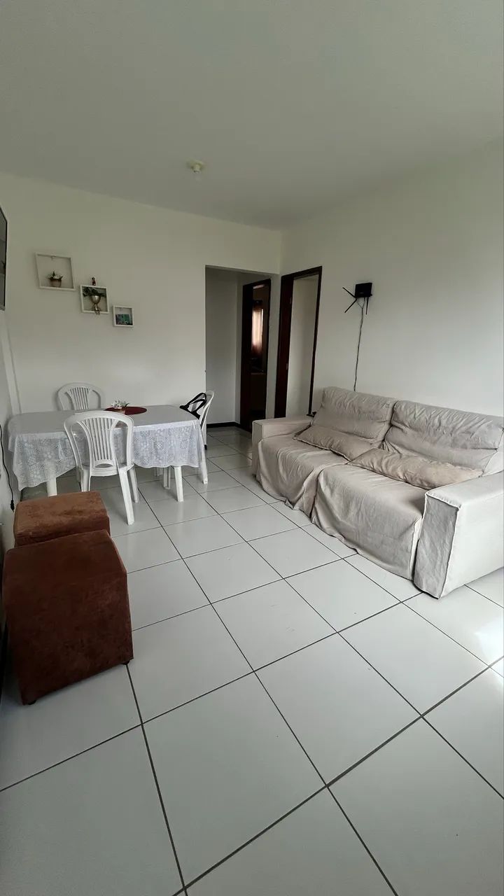 Mesa de plastico + 4 cadeiras