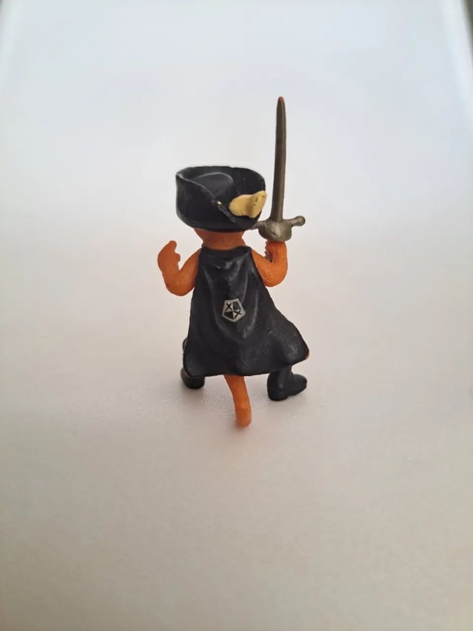 Gato de botas miniatura 5cm altura  - Foto 3