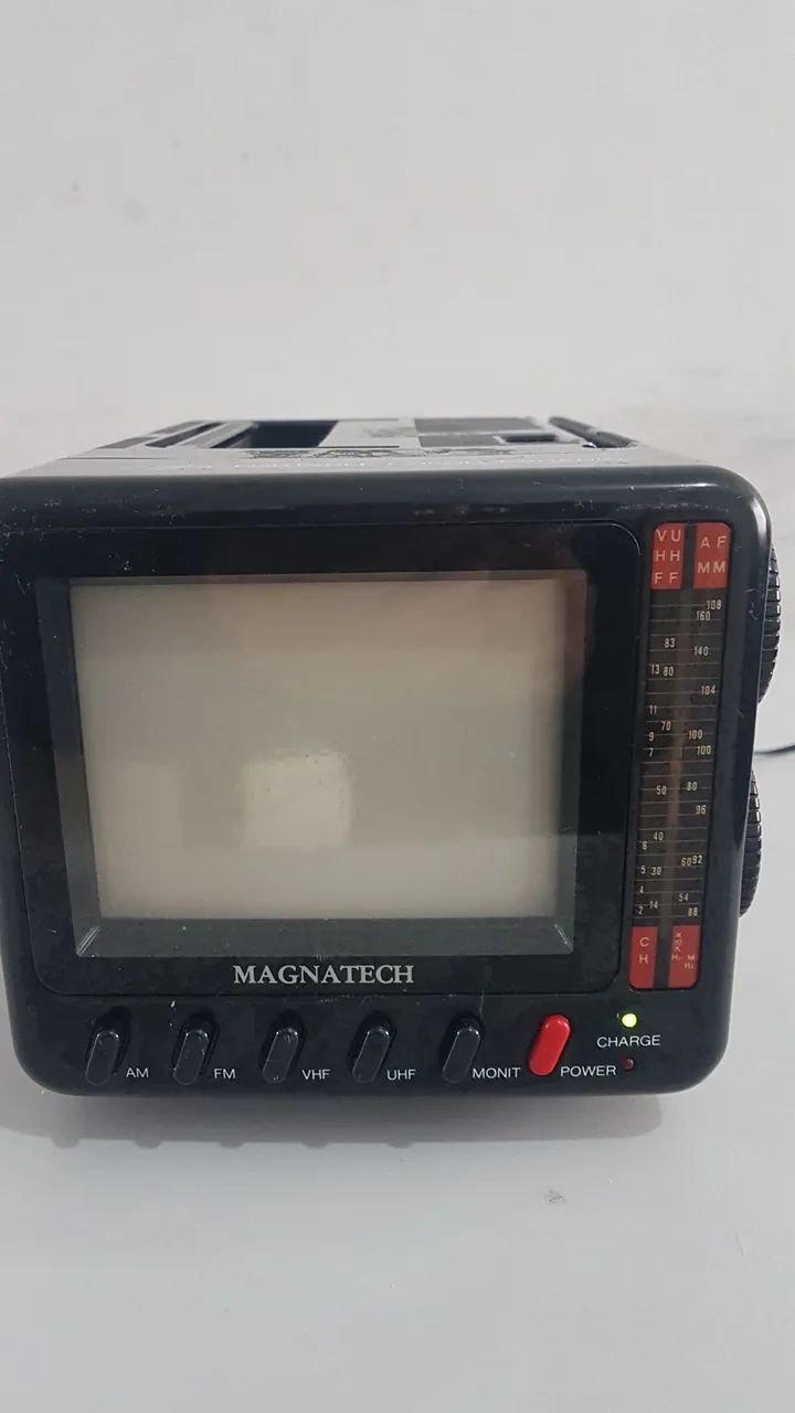 Mini TV  5 colorida  Magnatech MT 3500 anriga - Foto 2