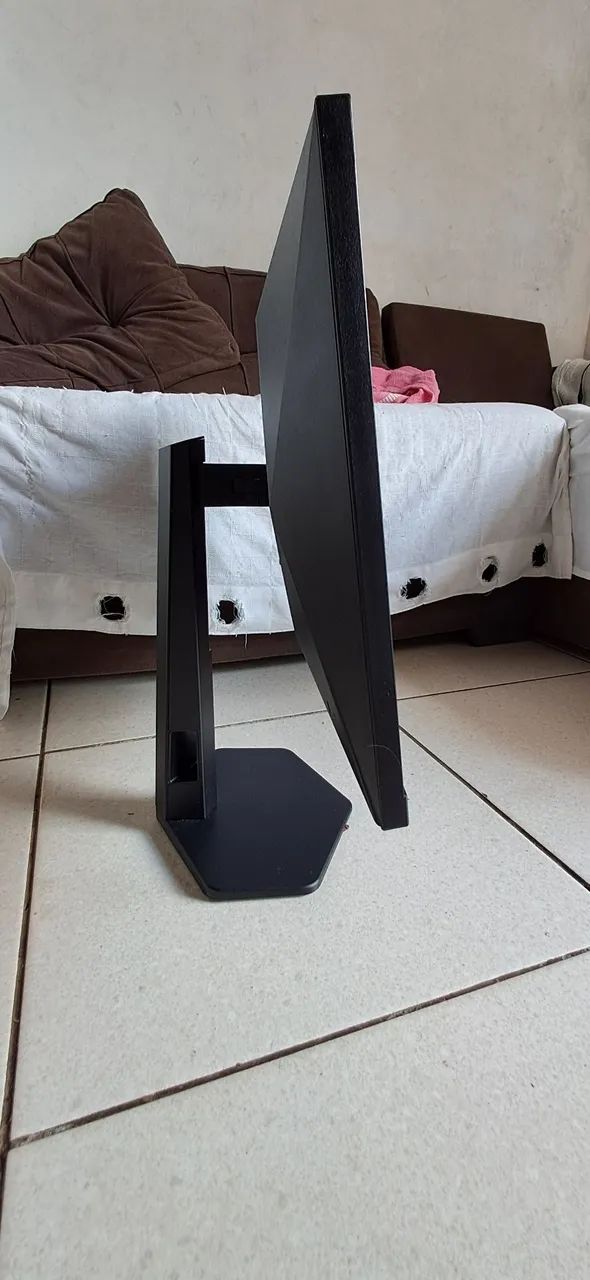MONITOR AOC 24 POLEGADAS 180HZ - Foto 2