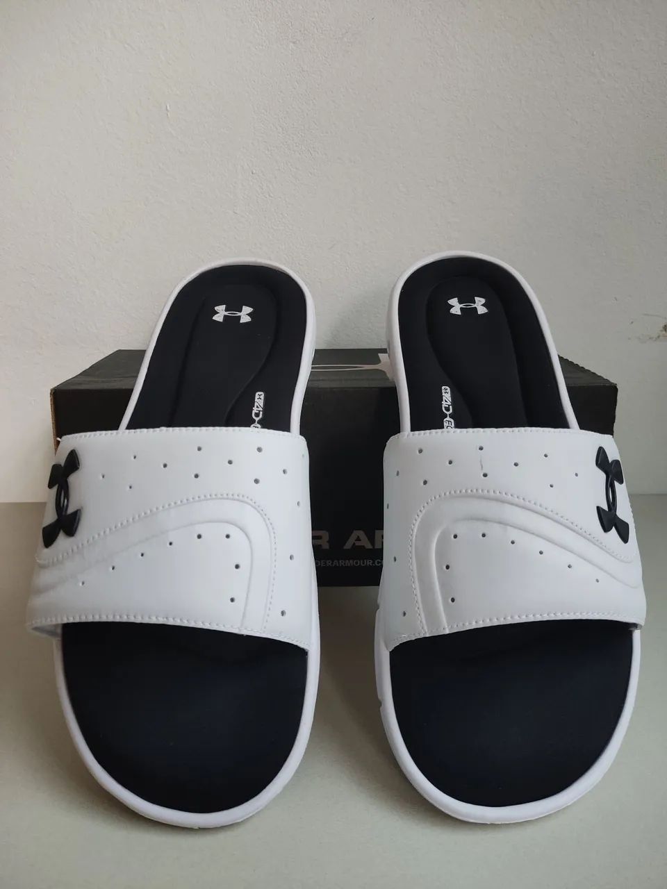 Chinelo under Armour 