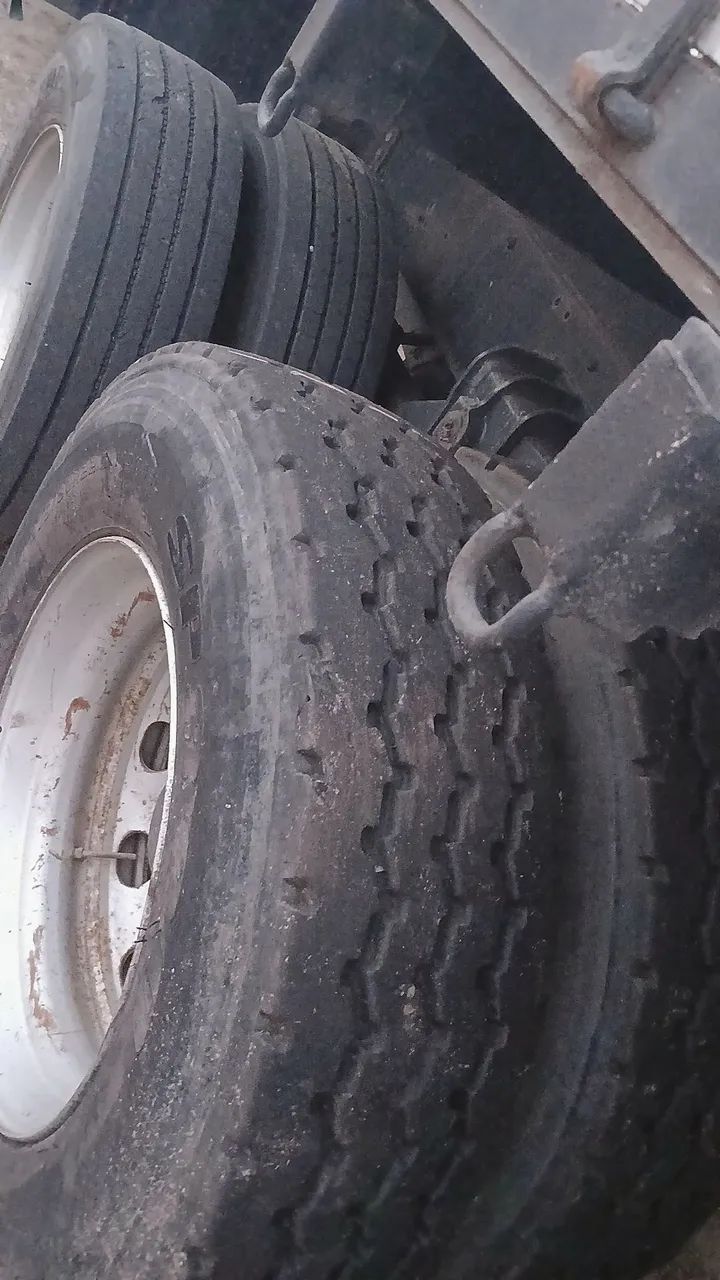 Caminhão Iveco 24.280 - Foto 5