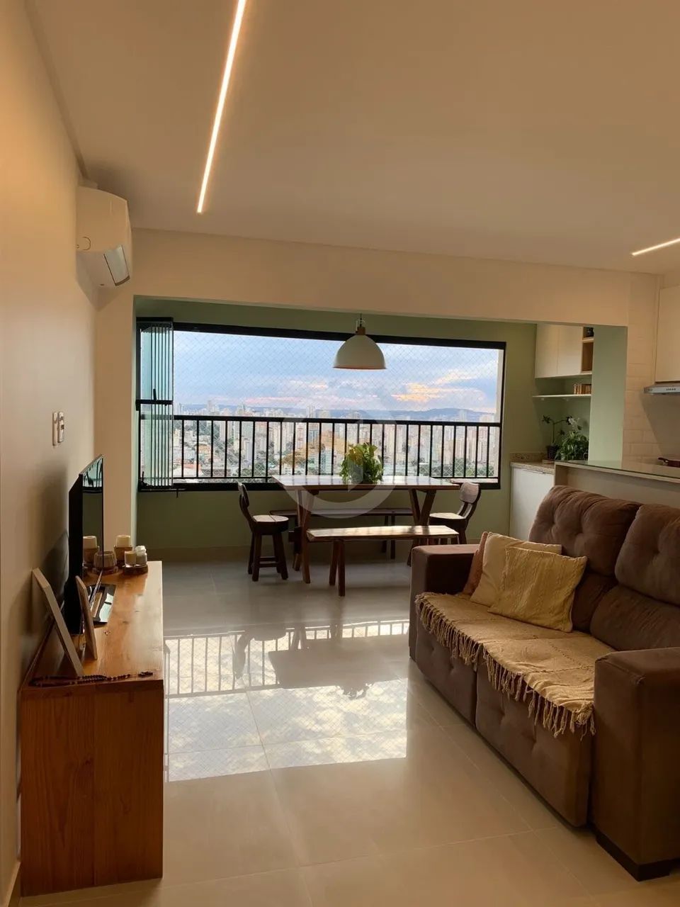 Apartamento com 2 Quartos Semi Mobiliado - Foto 2