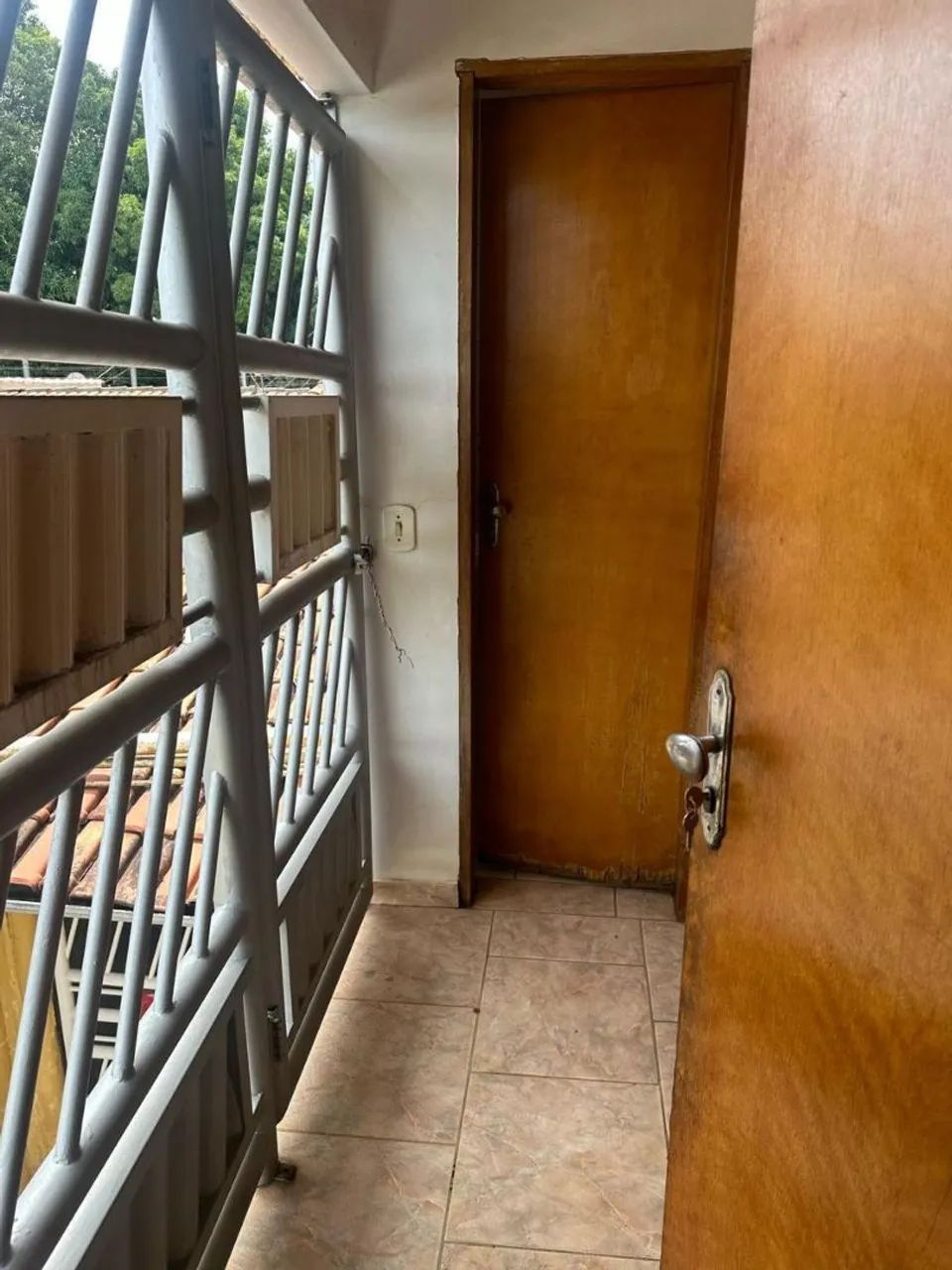 Casa com sobrado - próx ao shopping cerrado - Foto 4