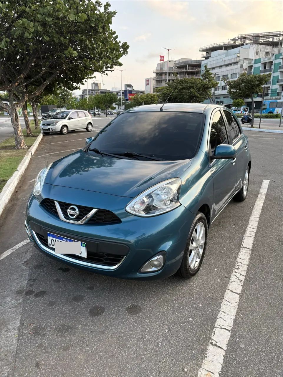 Nissan March 2015