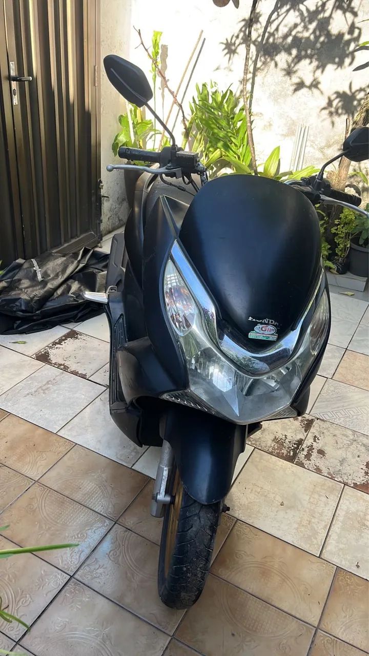 PCX 2015/ apenas com cambagem arranhada 