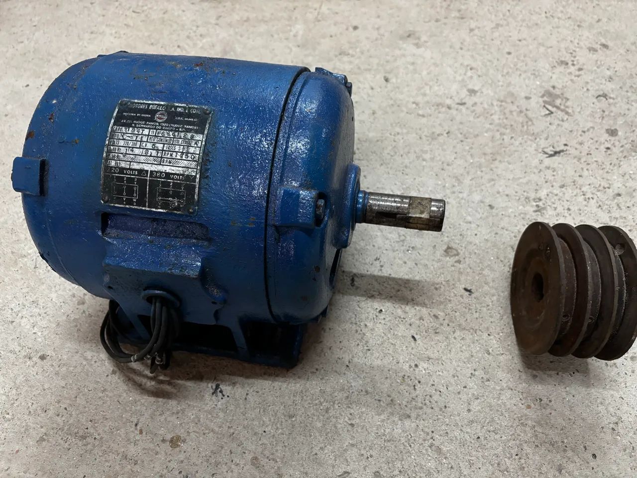 Motor de indução trifásico de 6CV