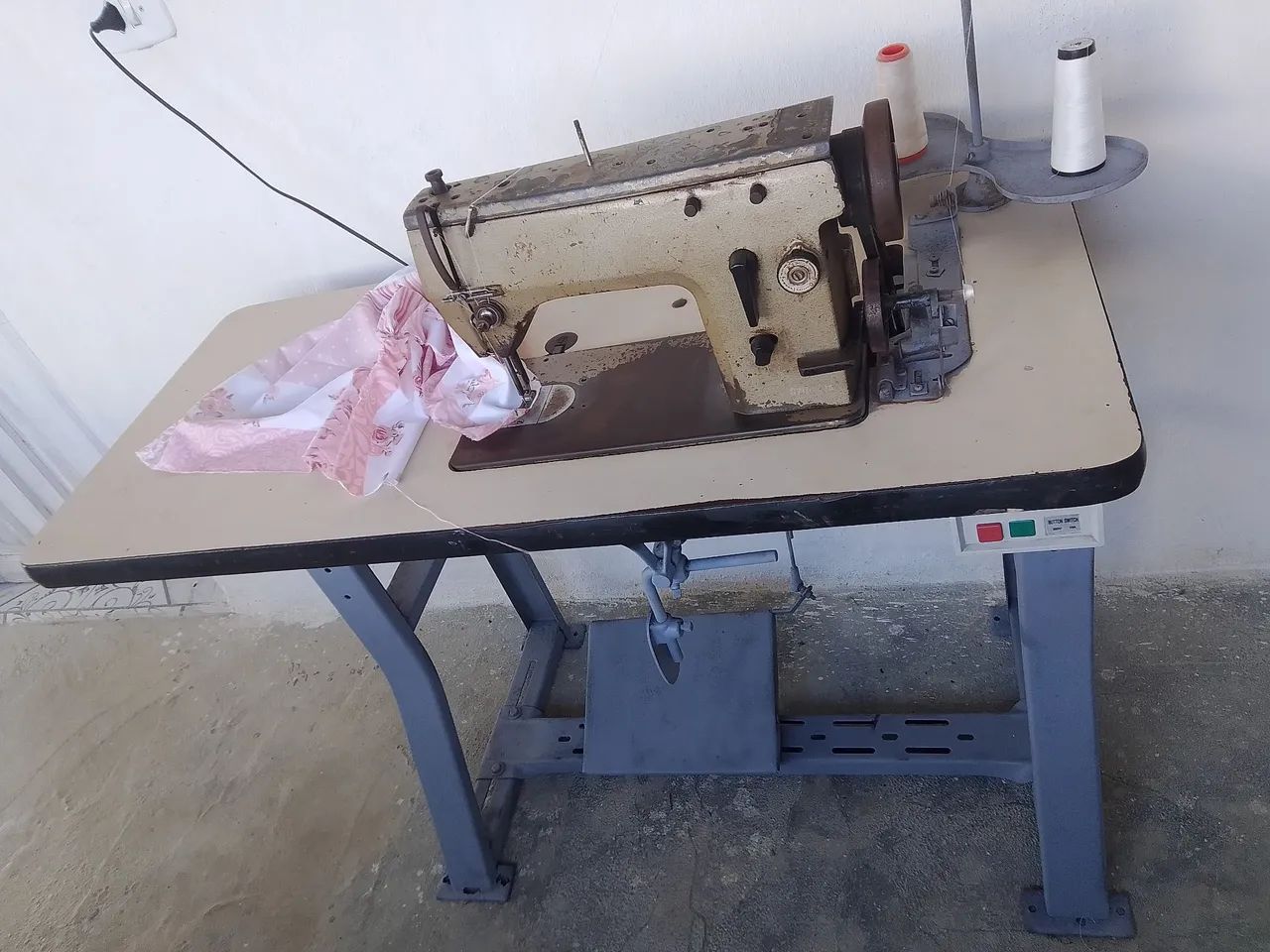 Vendo máquina reta e Zig Zag funcionando perfeitamente  - Foto 2