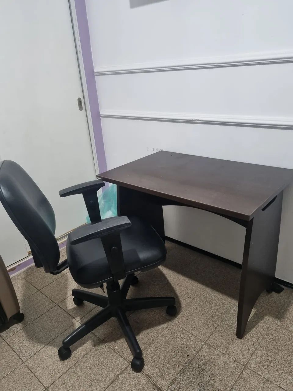 
Office desk + swivel chair (excellent condition)
Office desk
