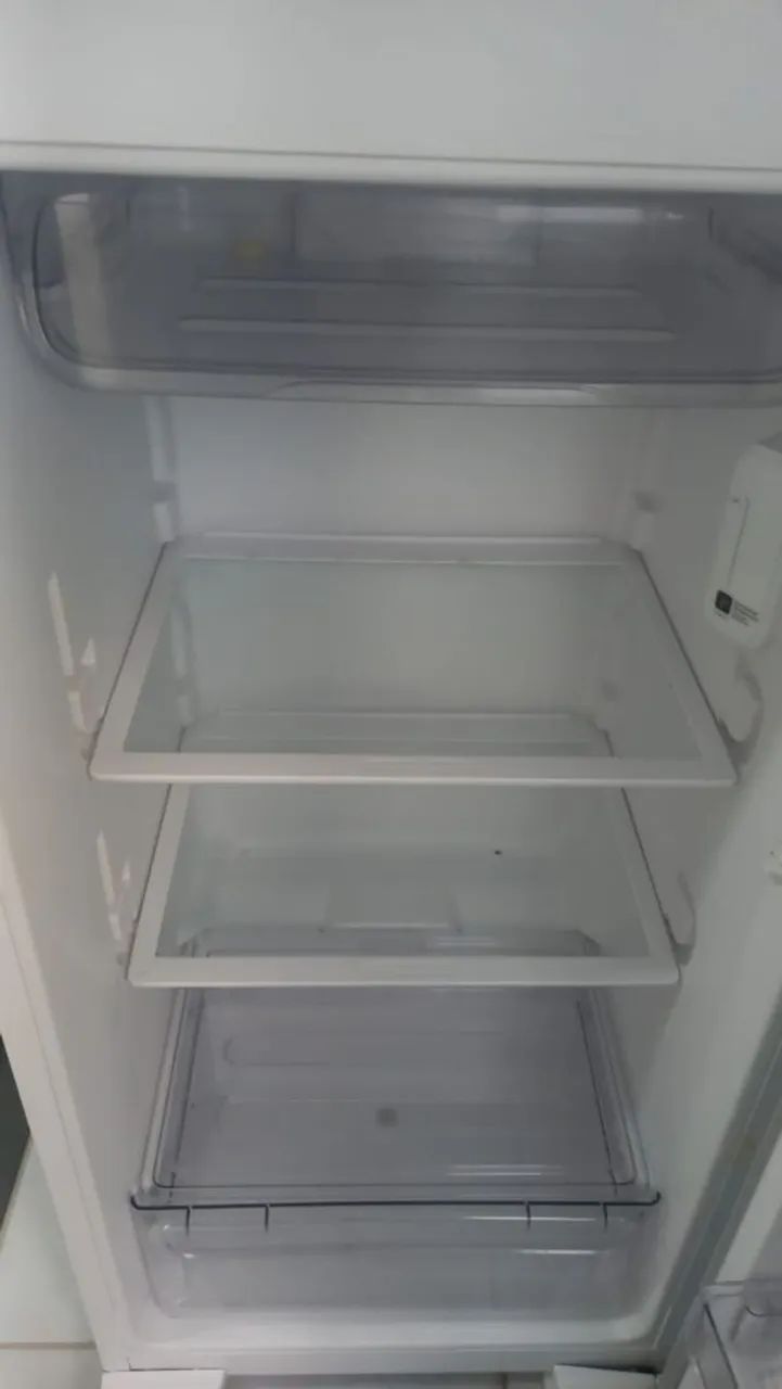Geladeira consul, duas prateleiras seminova,  1200