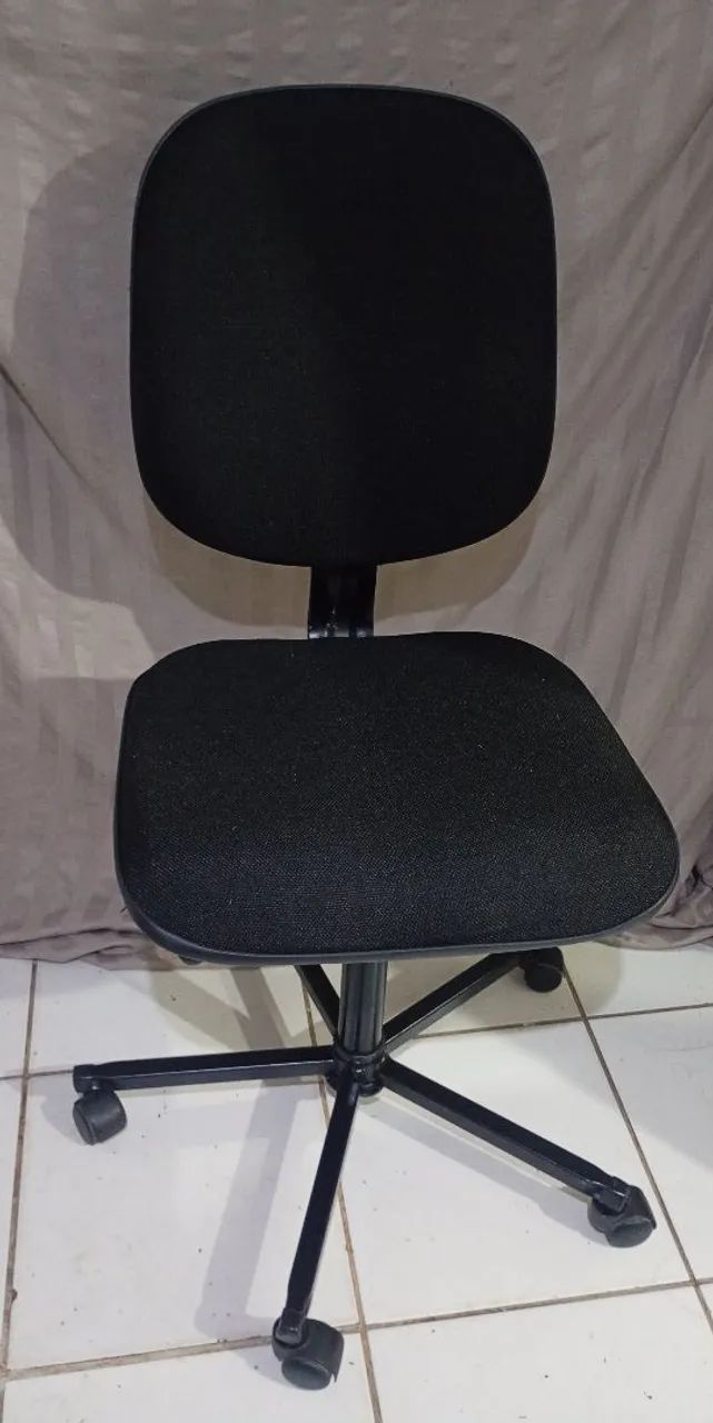 Cadeira de escritório diretor sem braços 