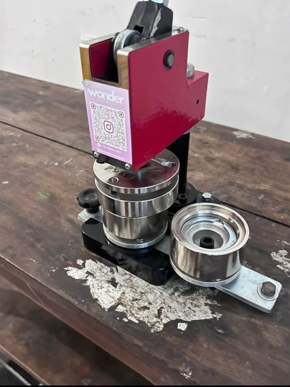 Máquina de bottons da Chigueto, com matriz de 5,5 cm - Foto 2