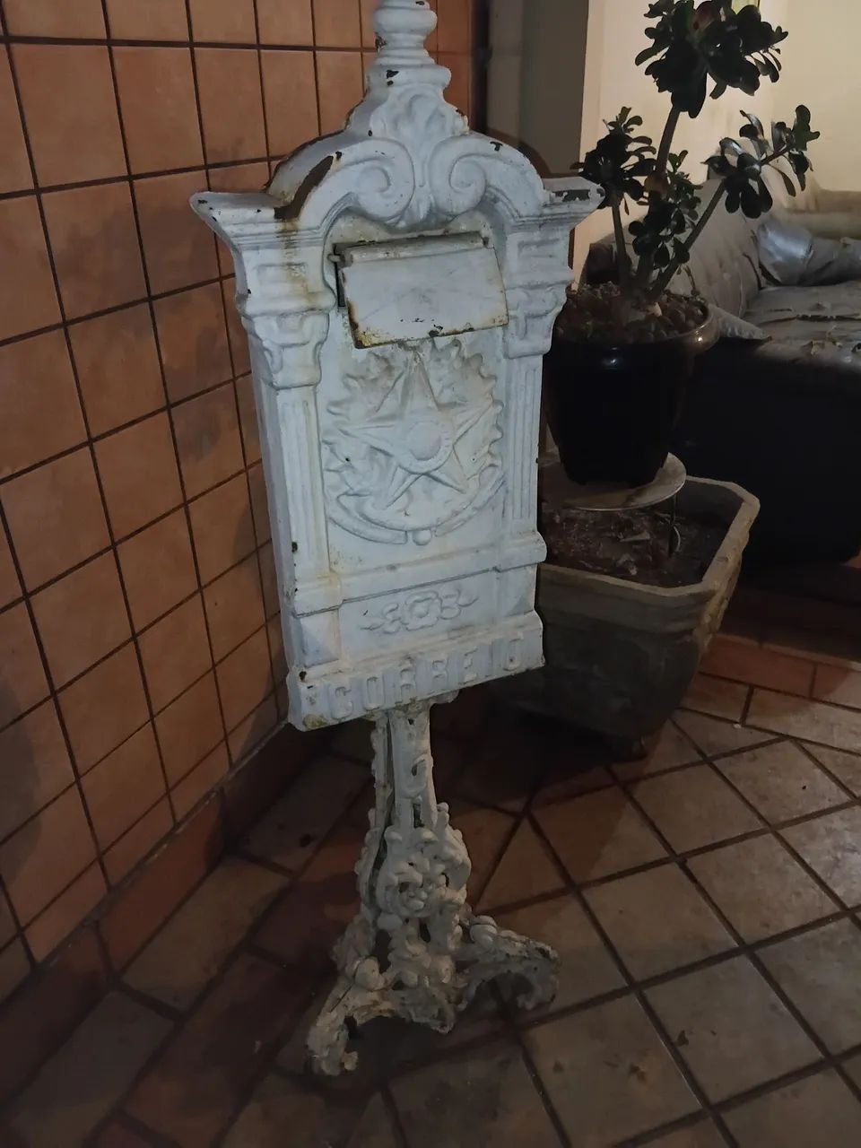 Caixa de correios de ferro