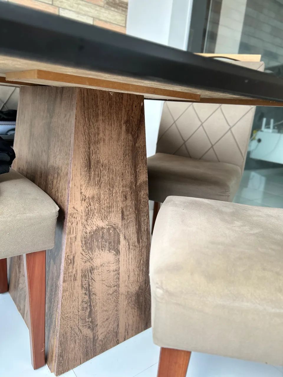 VENDO MESA COM 4 CADEIRAS - Foto 5