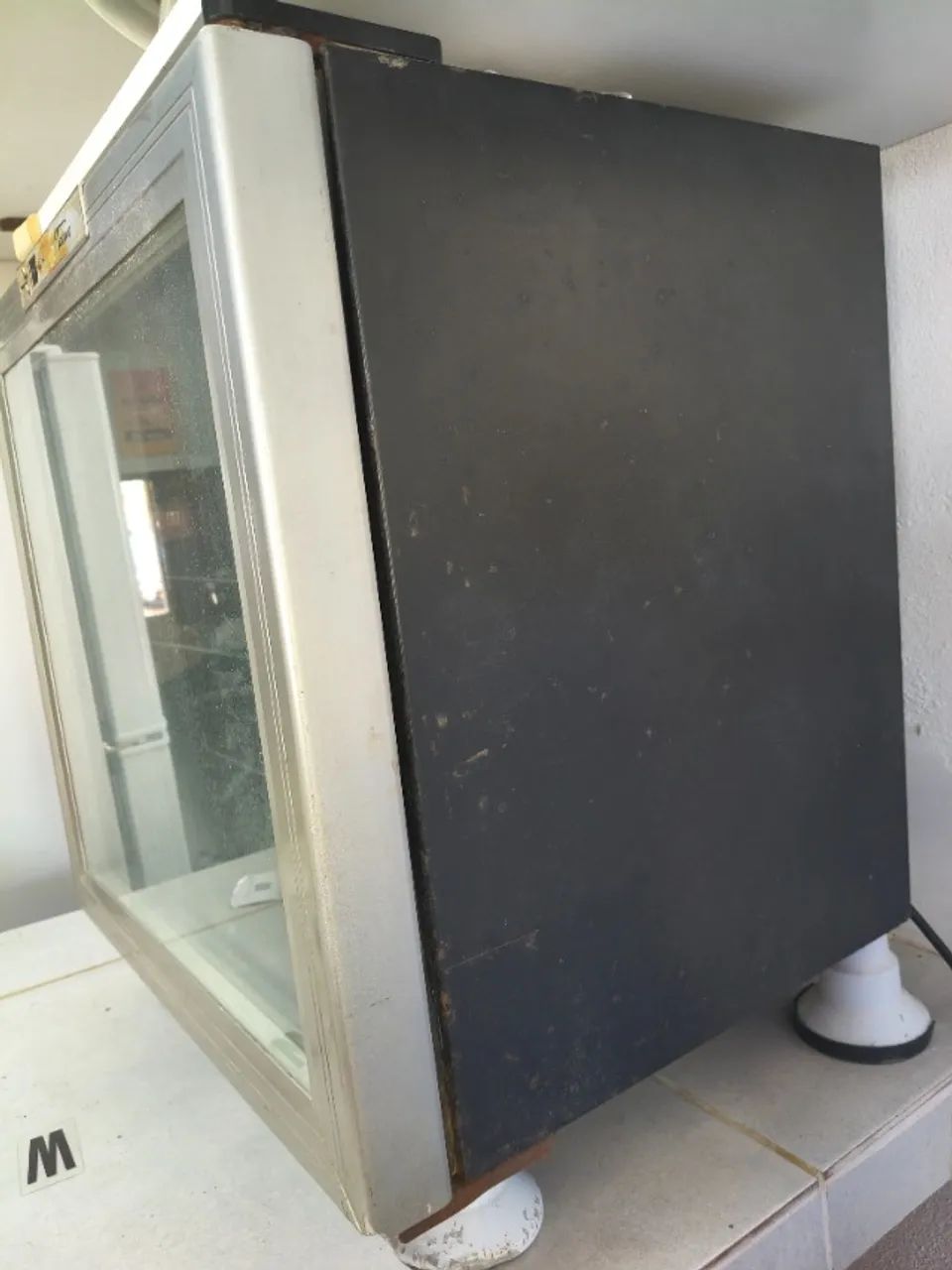 Adega Tocave, 220v, tomada 2 pinos - Foto 2