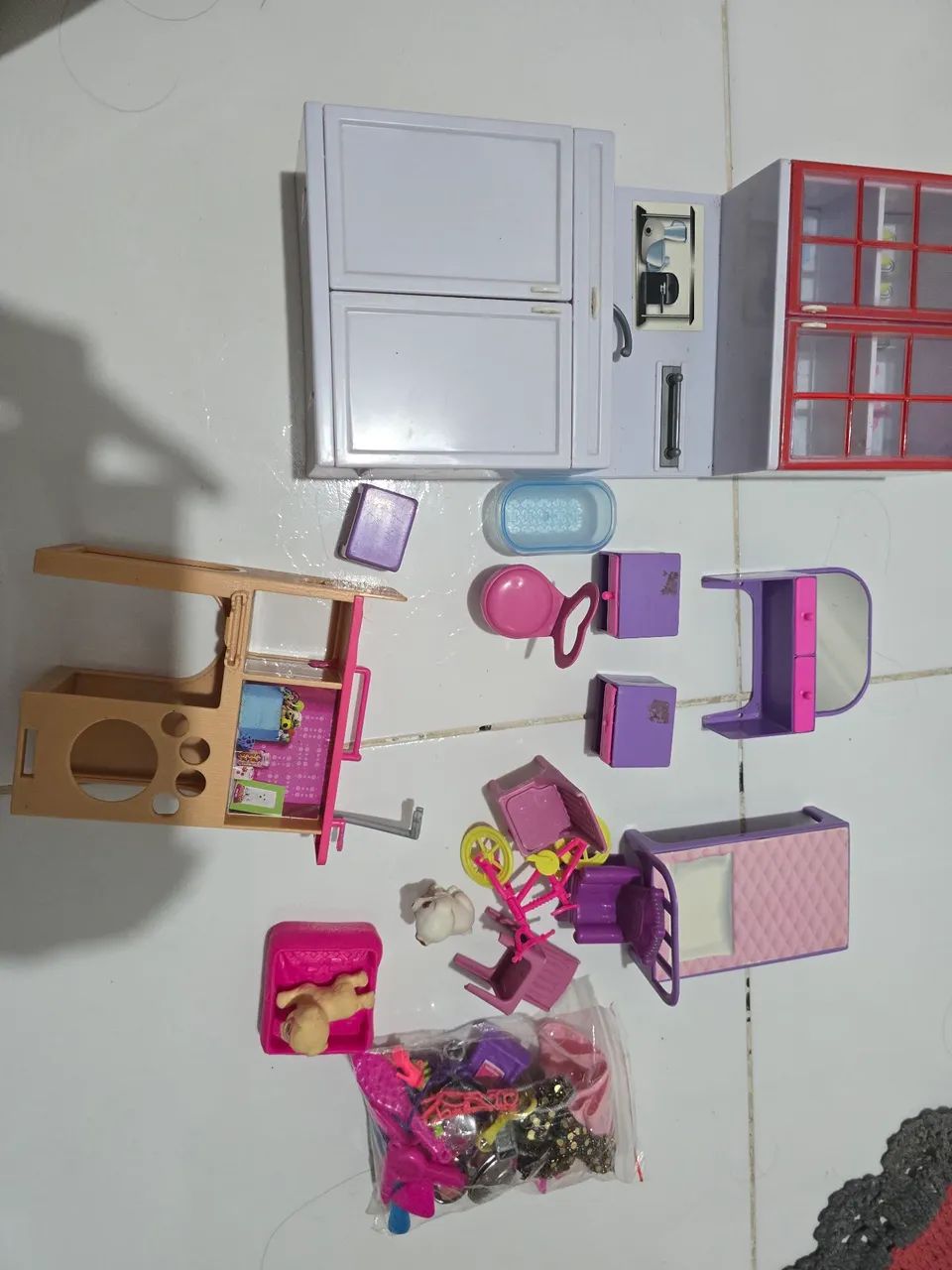 Barbie e brinquedos  - Foto 2