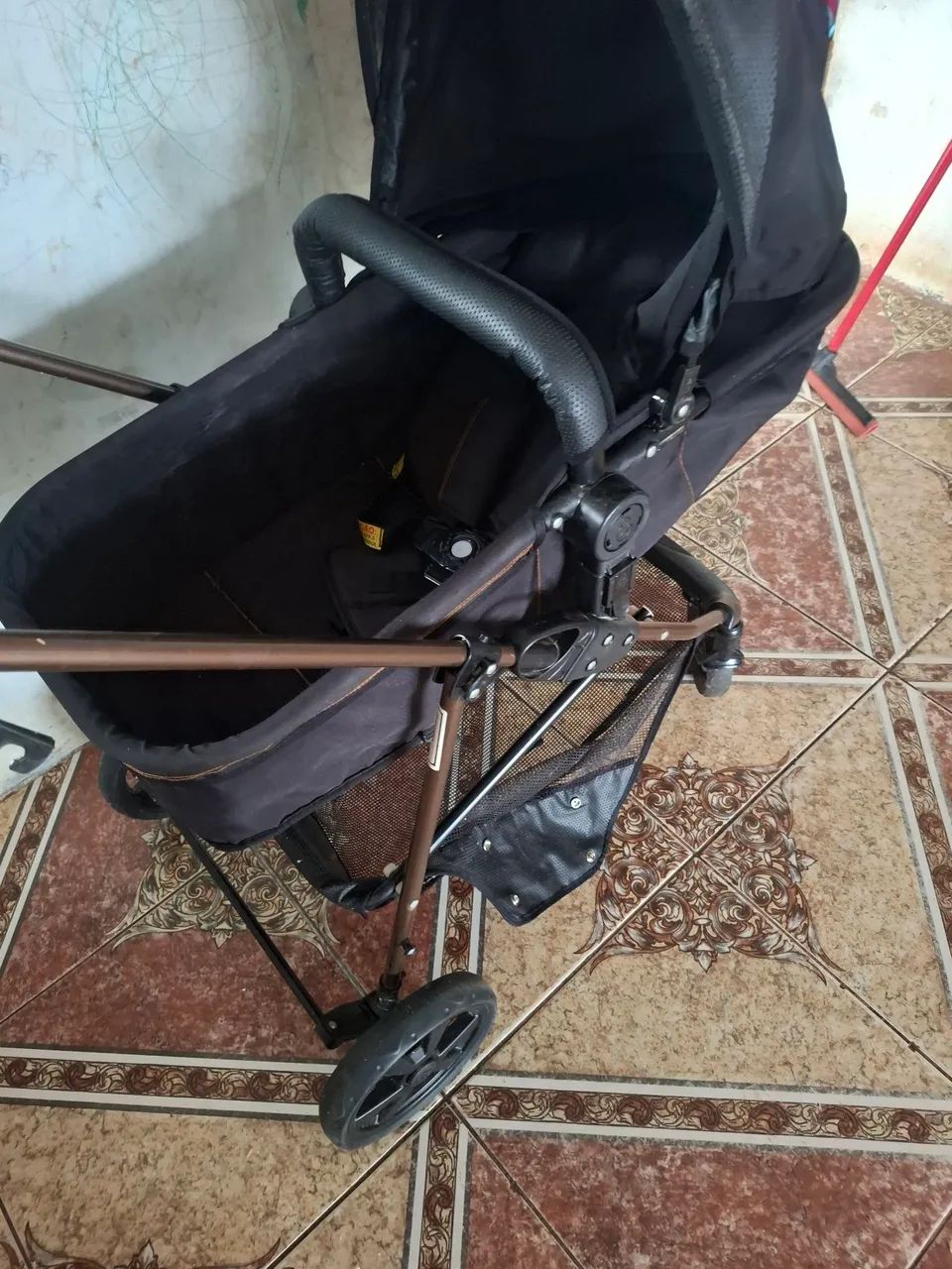 Carrinho de Bebê Galzerano + Bebê Conforto - Preto e Cobre - Foto 2